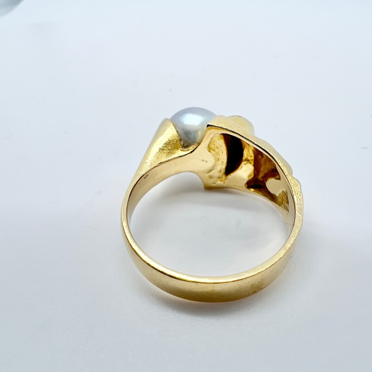 Björn Weckström for Lapponia, Finland 1976. Vintage 18k Gold Pearl Ring.