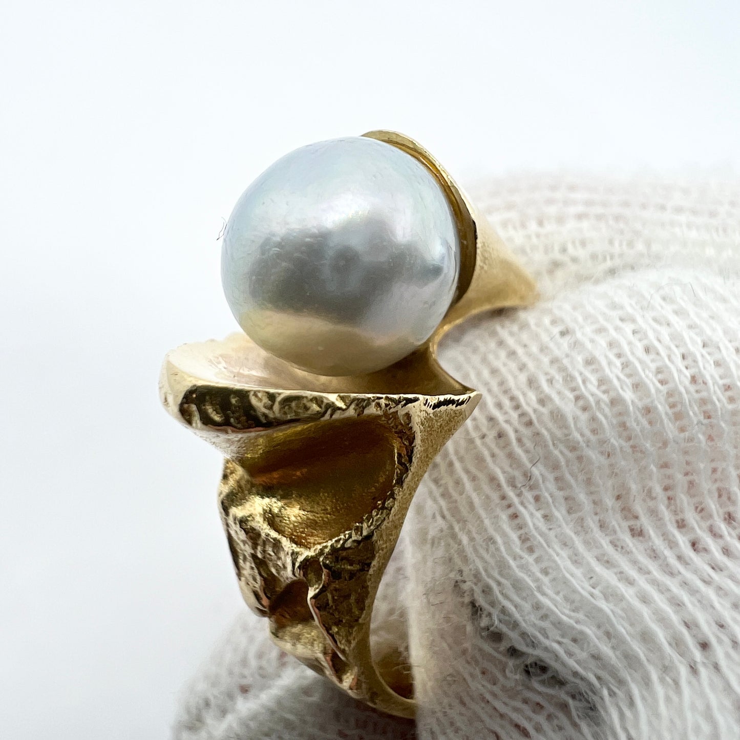 Björn Weckström for Lapponia, Finland 1976. Vintage 18k Gold Pearl Ring.