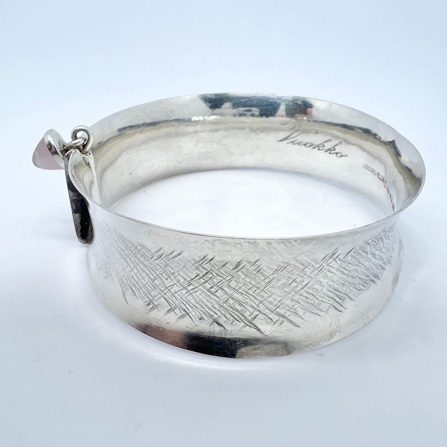 Laila Tavilehto, Finland 1963 Vintage Solid Silver Rose Quartz Bangle Bracelet.