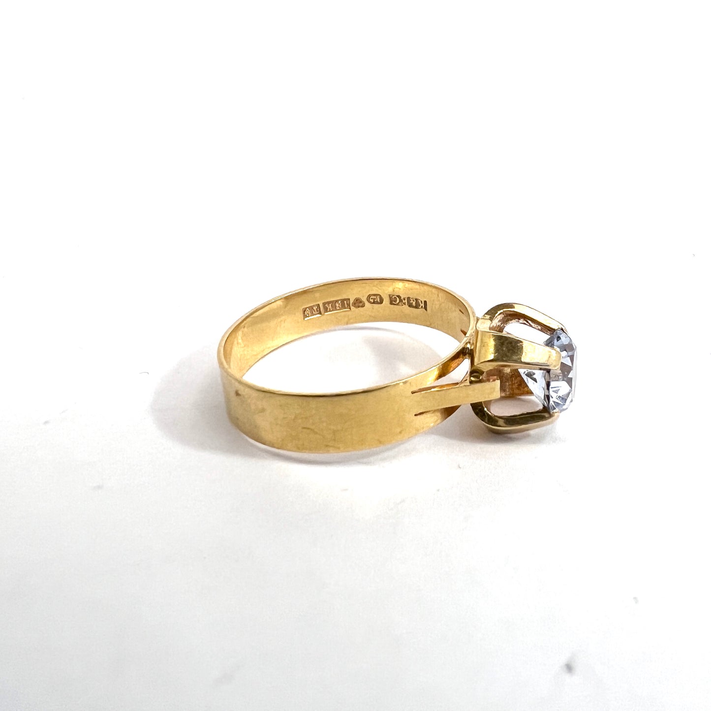 Ceson, Sweden 1969. Vintage 18k Gold Synthetic Spinel Ring.