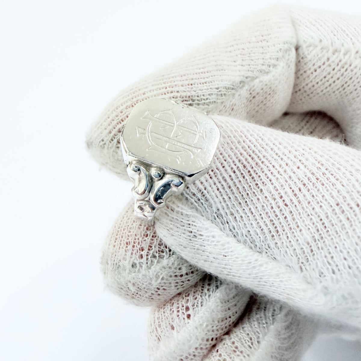 G Dahlgren, Sweden 1946. Vintage Solid SIlver Signet Ring HB / BH