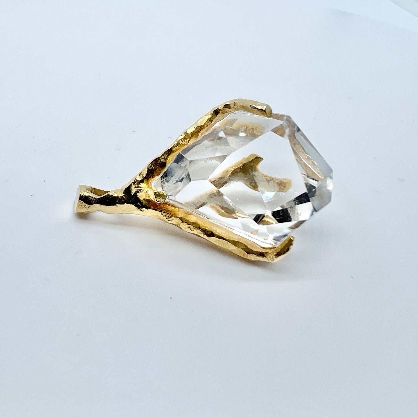 Sengels Guldsmedja, Sweden 1976. Vintage 18k Gold Rock Crystal Pendant.