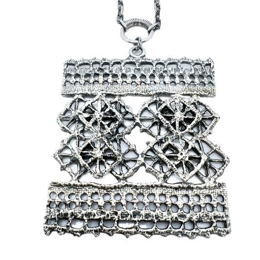 Pentti Sarpaneva for Turun Hopea, Finland 1970. Vintage Solid Silver Pendant Necklace.
