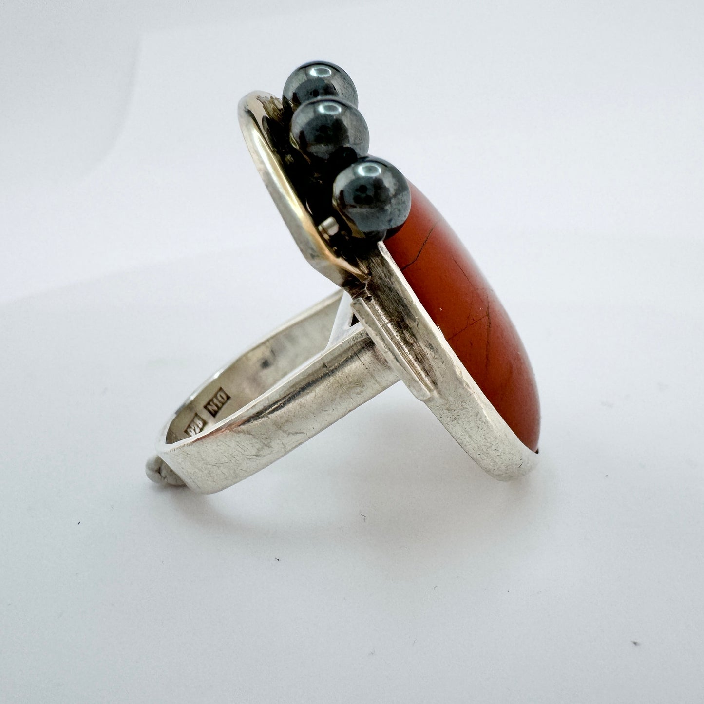 Atelje GuldBros, Sweden 1987. Bold Vintage Sterling Silver Red Jasper Hematite Ring.