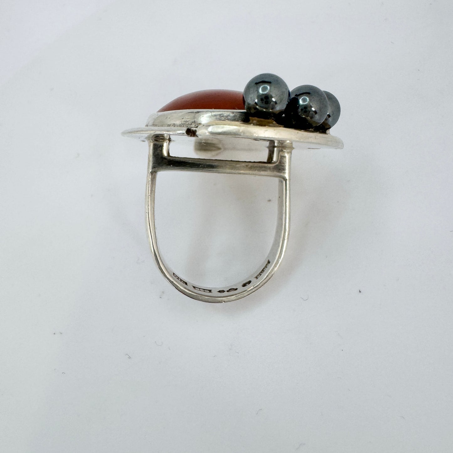 Atelje GuldBros, Sweden 1987. Bold Vintage Sterling Silver Red Jasper Hematite Ring.