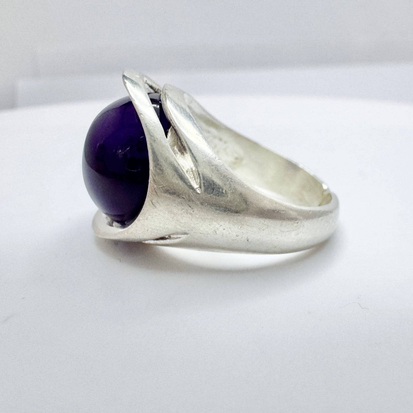 Denmark c 1970. Vintage Solid Silver Amethyst Ring.