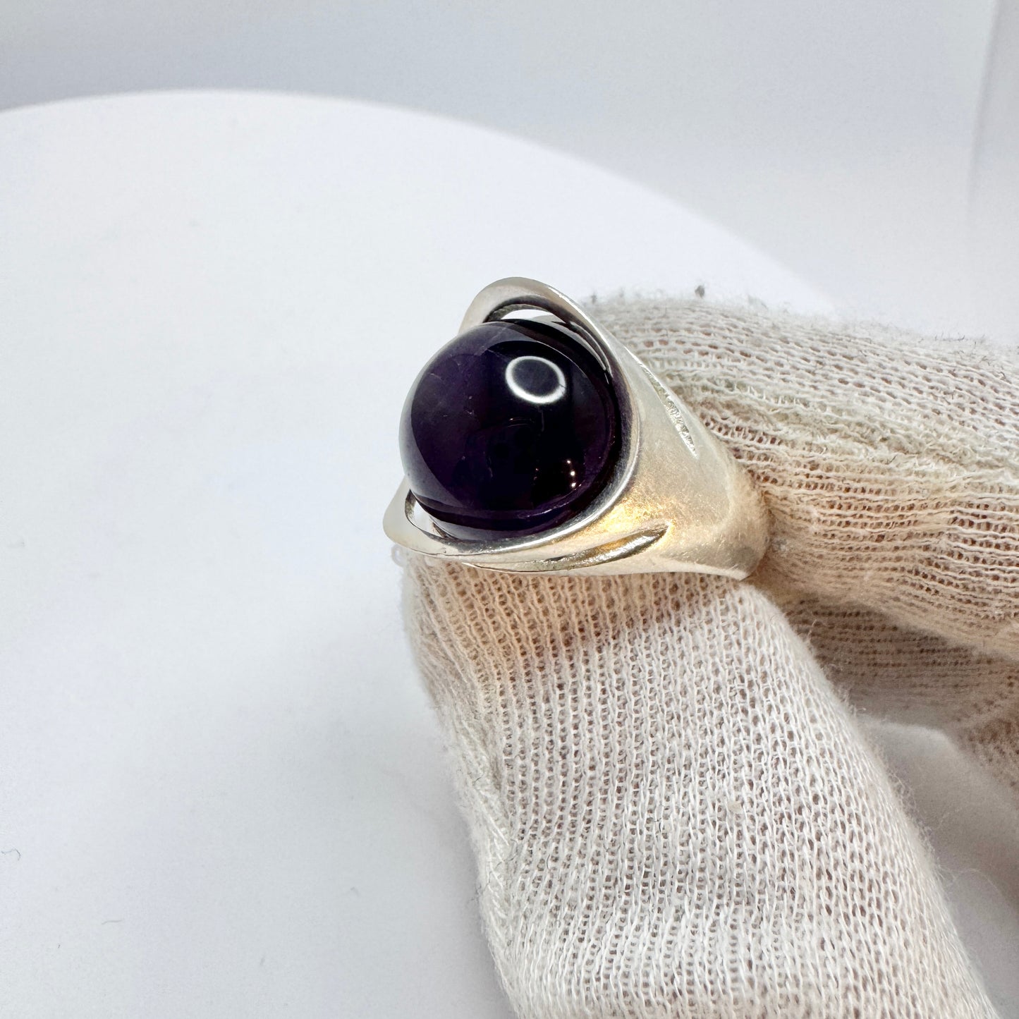 Denmark c 1970. Vintage Solid Silver Amethyst Ring.
