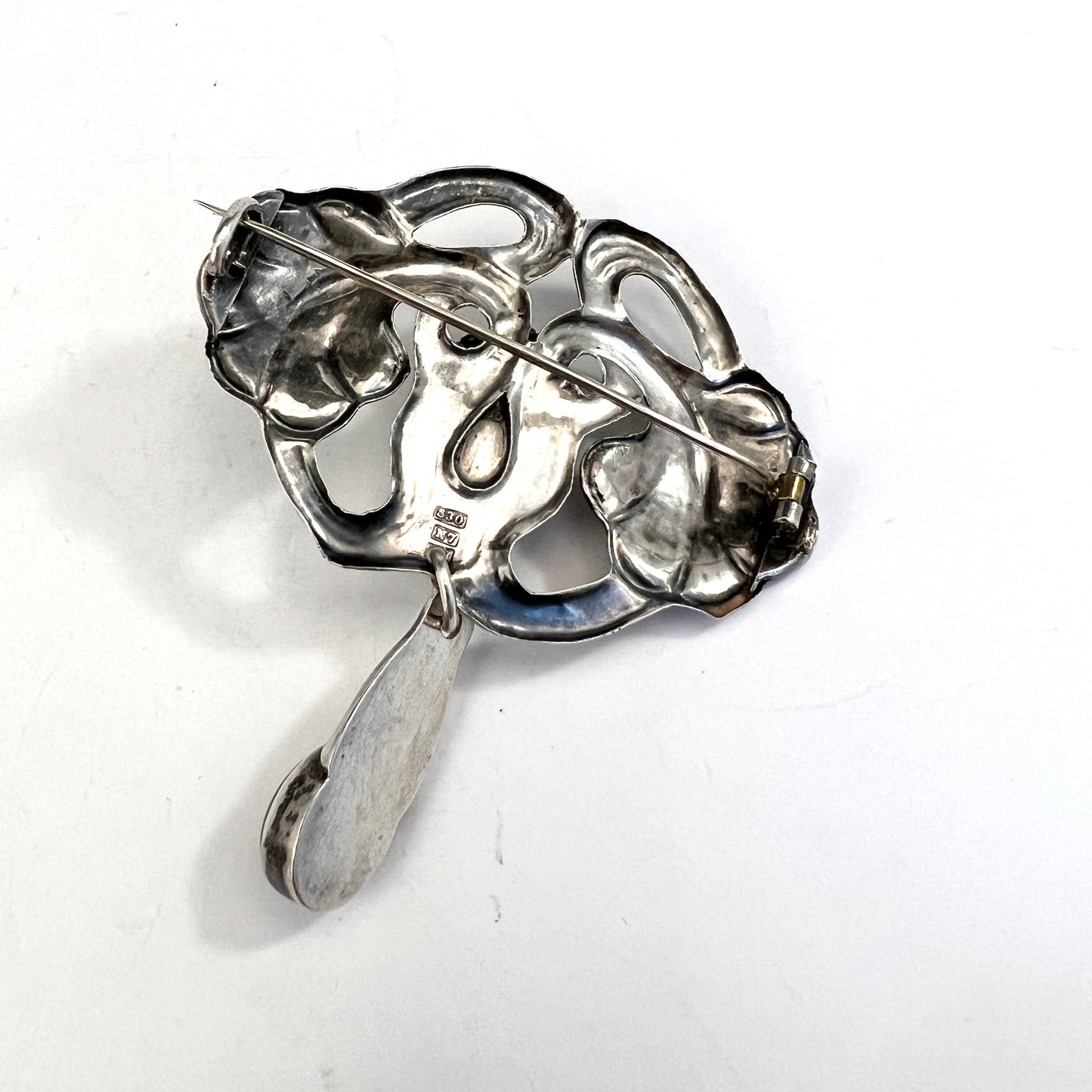 Bernhard Hertz, Denmark 1915. Solid Silver Carnelian Art Nouveau Skønvirke Brooch.