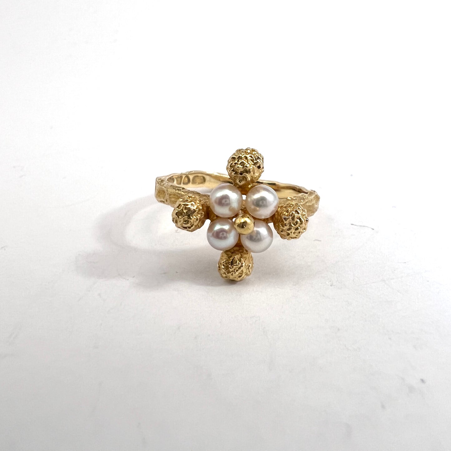 Bjorn Weckstrom for Lapponia. Vintage 18k Gold Pearl Ring