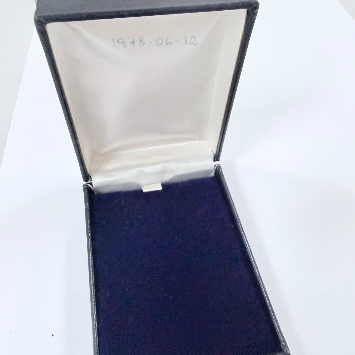 Royal Copenhagen, Denmark. Vintage 1970s. Porcelain Silver Pendant Necklace. Boxed.