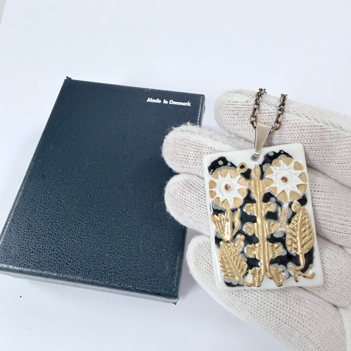 Royal Copenhagen, Denmark. Vintage 1970s. Porcelain Silver Pendant Necklace. Boxed.