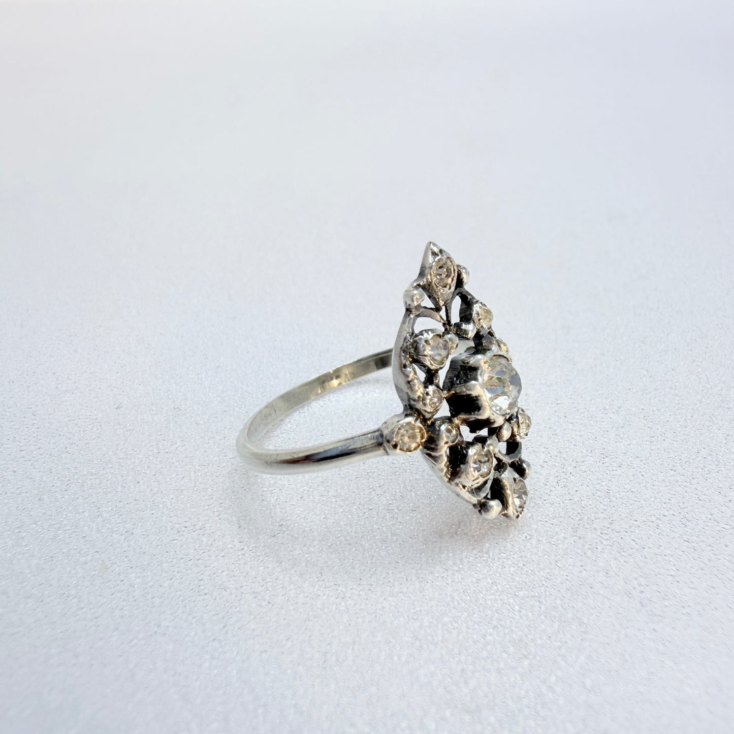 Vintage c 1940s. Solid Silver Paste Stone Ring.