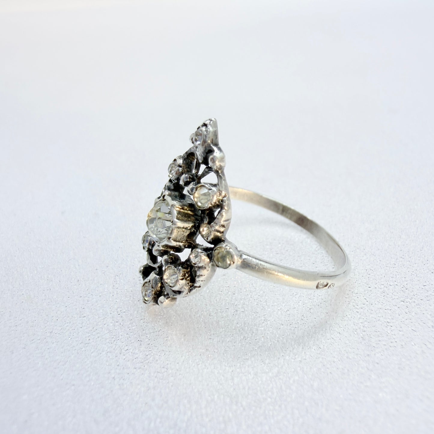 Vintage c 1940s. Solid Silver Paste Stone Ring.