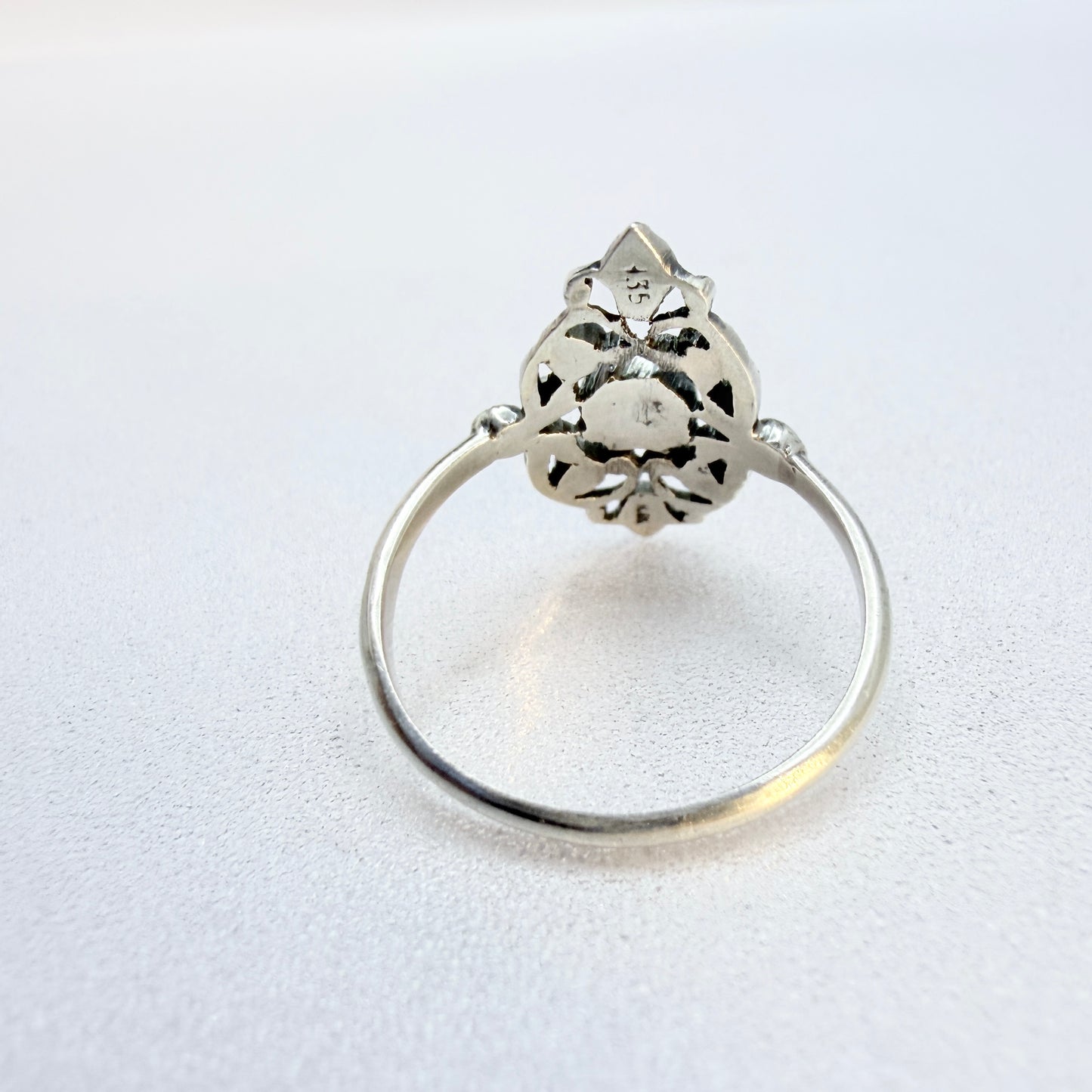 Vintage c 1940s. Solid Silver Paste Stone Ring.