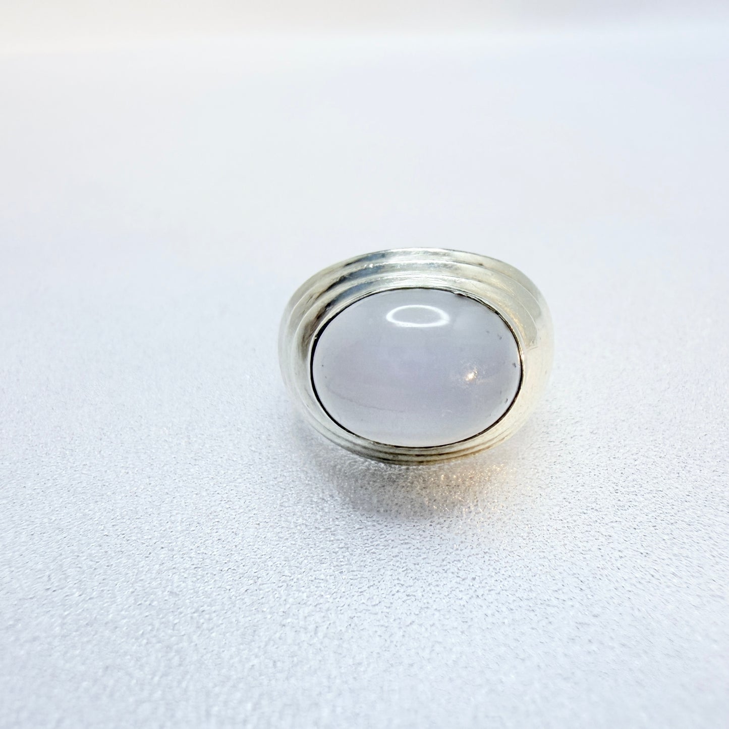 VIntage 1960s Space Age Solid Silver Chalcedony Ring.