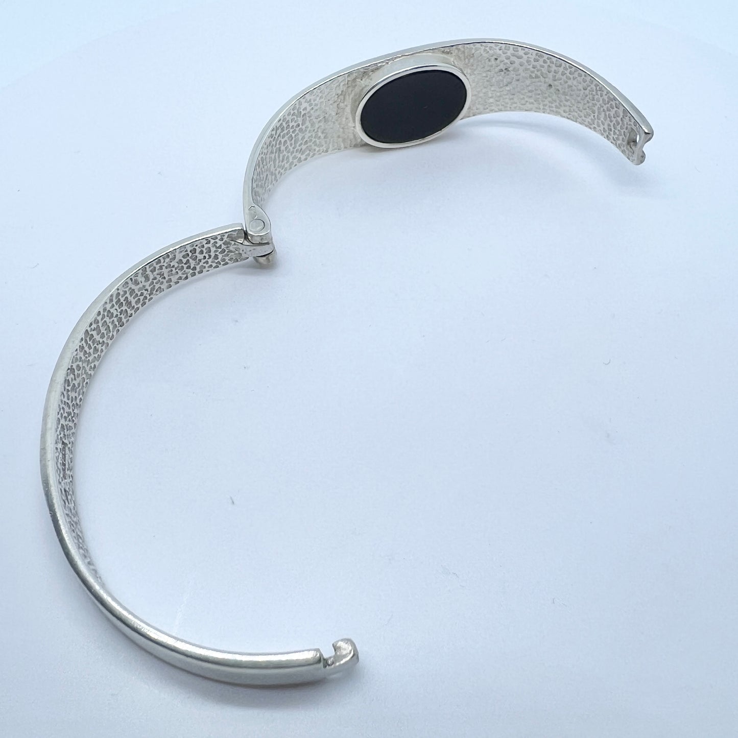 Israel Vintage Sterling Silver Onyx Hinged Bangle Bracelet.