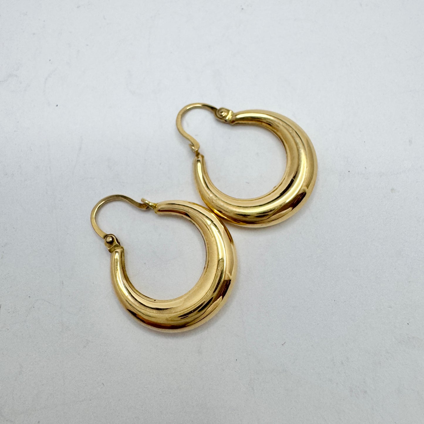 Ceson, Sweden 1962. Vintage 18k Gold Earrings.