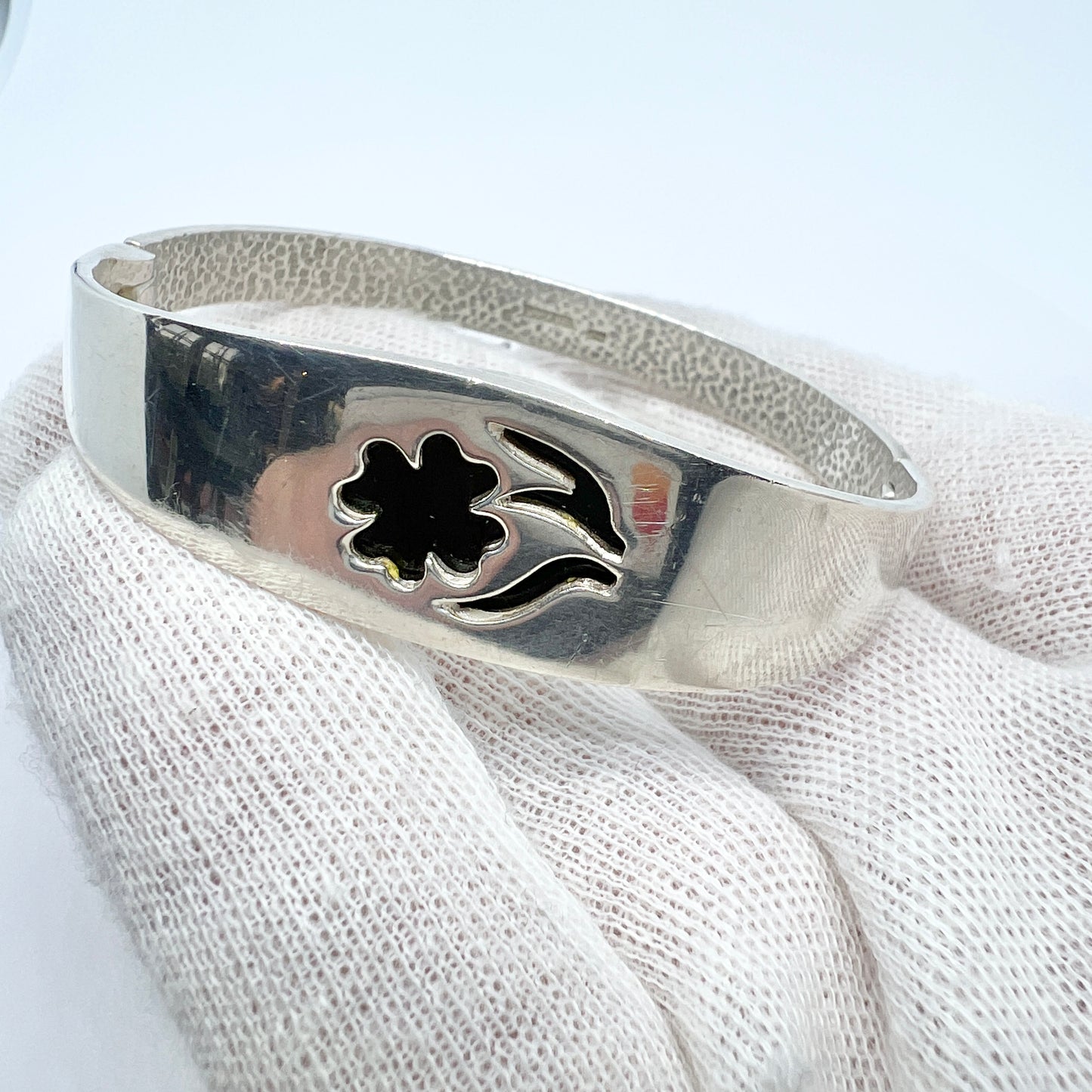 Israel Vintage Sterling Silver Onyx Hinged Bangle Bracelet.