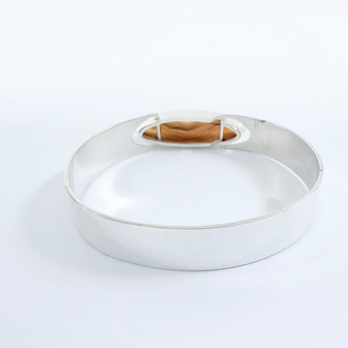 H.Kaksonen for Kaunis Koru, Finland 1961. Vintage Solid Silver Agate Hinged Bangle Bracelet.