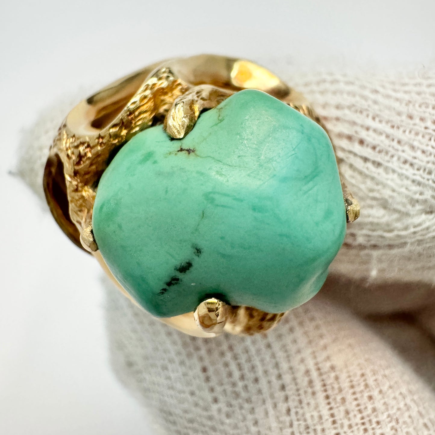 Vintage 1970s. Bold 14k Gold Turquoise Cocktail RIng.