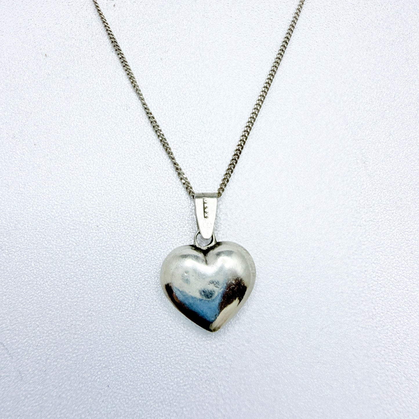 K&E Carlson, Sweden 1947. Vintage Silver Puffy Heart Pendant Necklace.