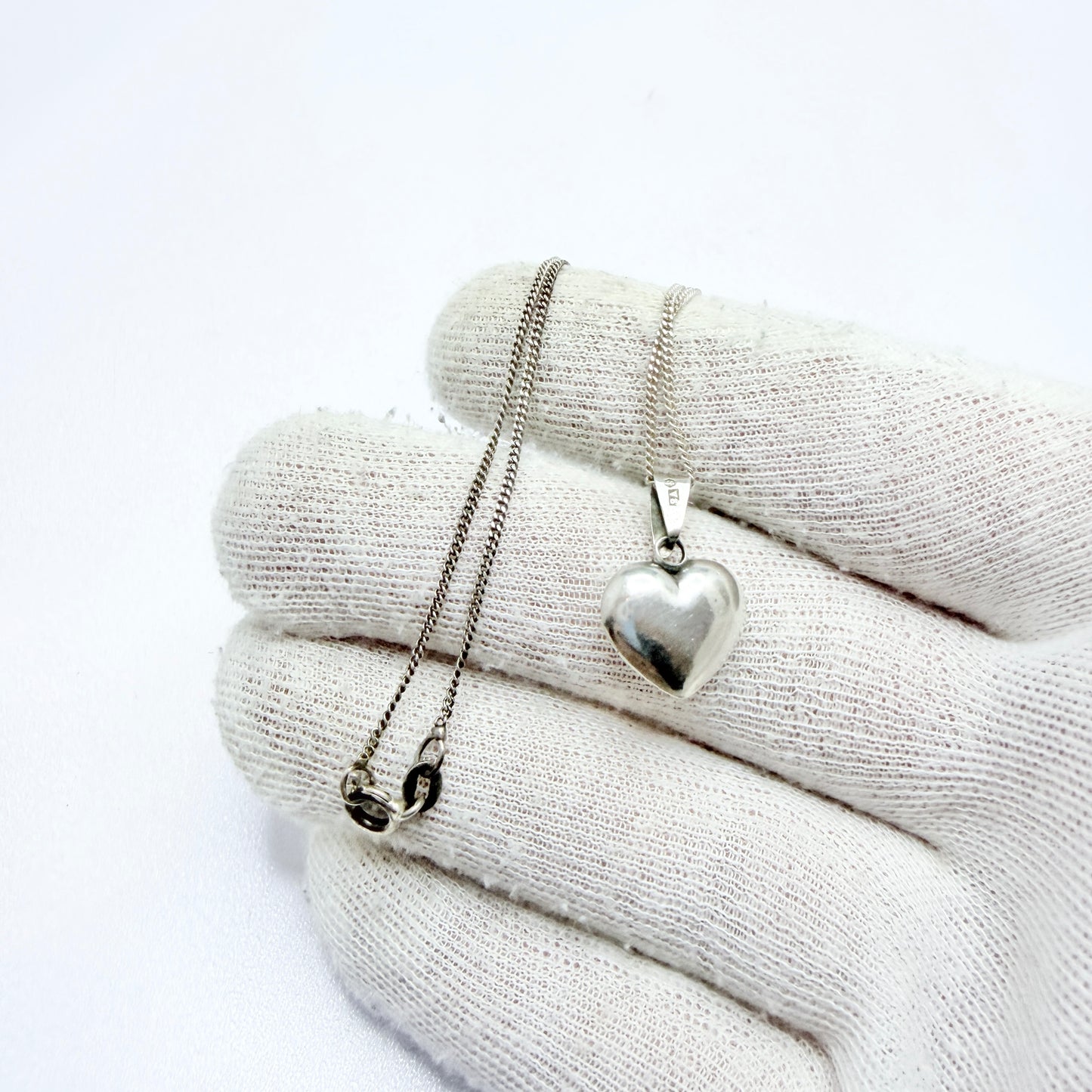 K&E Carlson, Sweden 1947. Vintage Silver Puffy Heart Pendant Necklace.