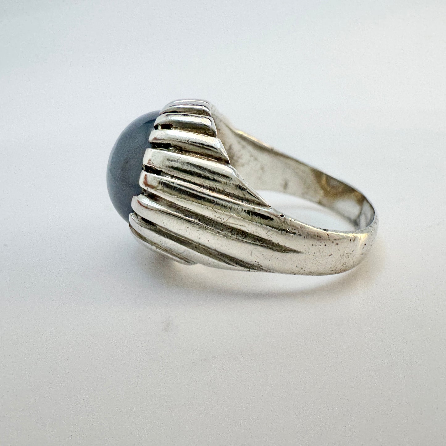 Kaplan, Sweden 1956. Vintage Solid Silver Chalcedony Ring.