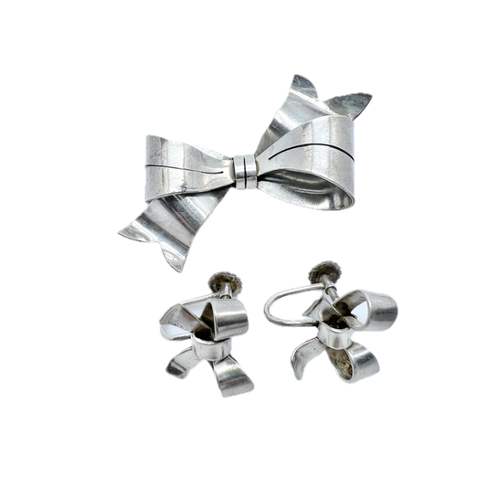 Sweden 1940s. Vintage Solid Silver Ribbon Brooch and Earrings.