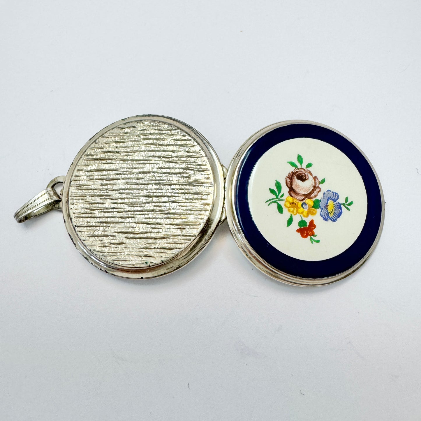 K&L-Kordes Lichtenfels, Germany. VIntage Solid Silver Enamel Locket Pendant.