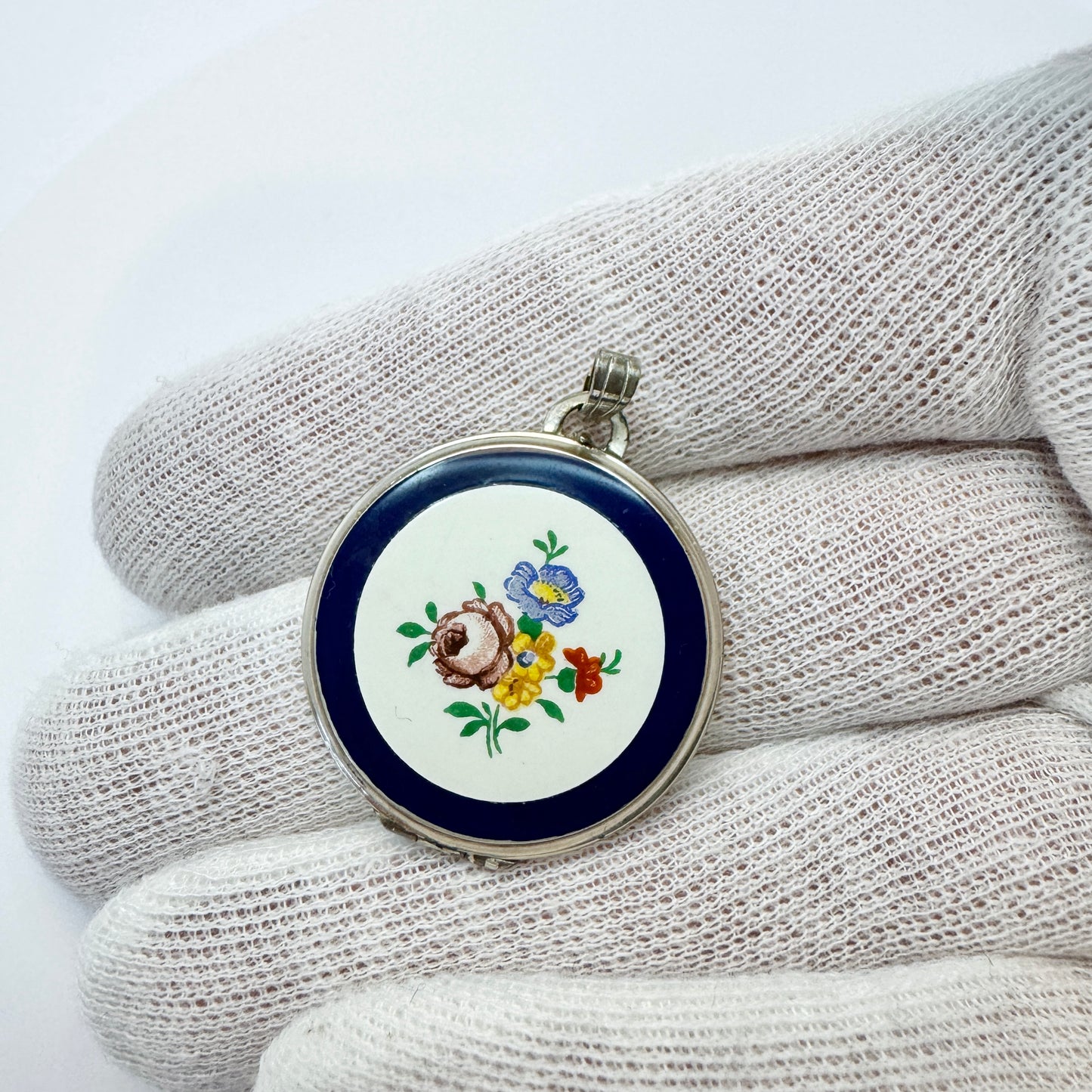 K&L-Kordes Lichtenfels, Germany. VIntage Solid Silver Enamel Locket Pendant.