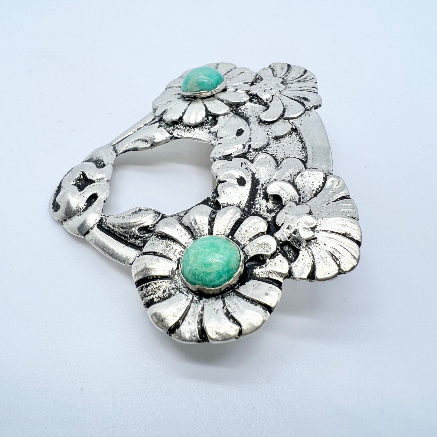 Antique early 1900s Art Nouveau Solid Silver Brooch.