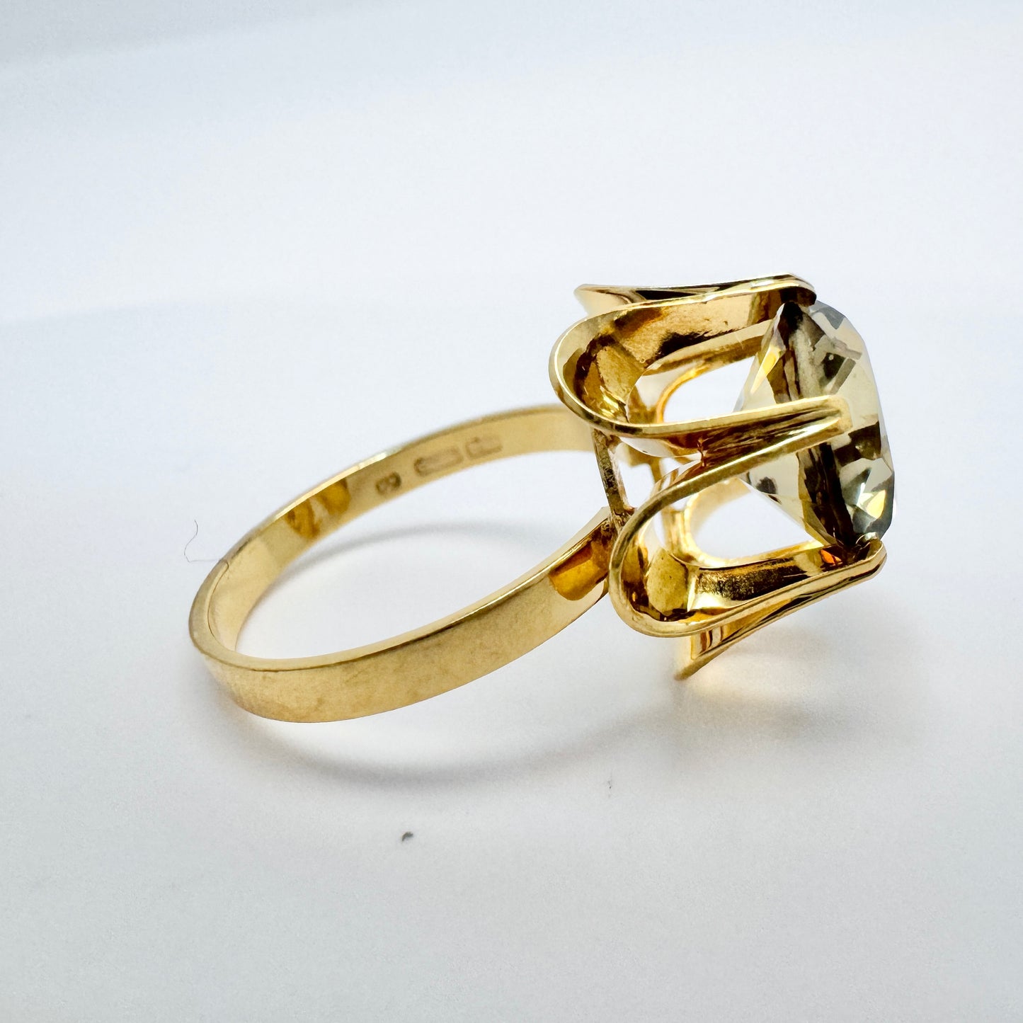 Sweden c 1960-70s. Vintage 18k Gold Smoky Quartz Ring.