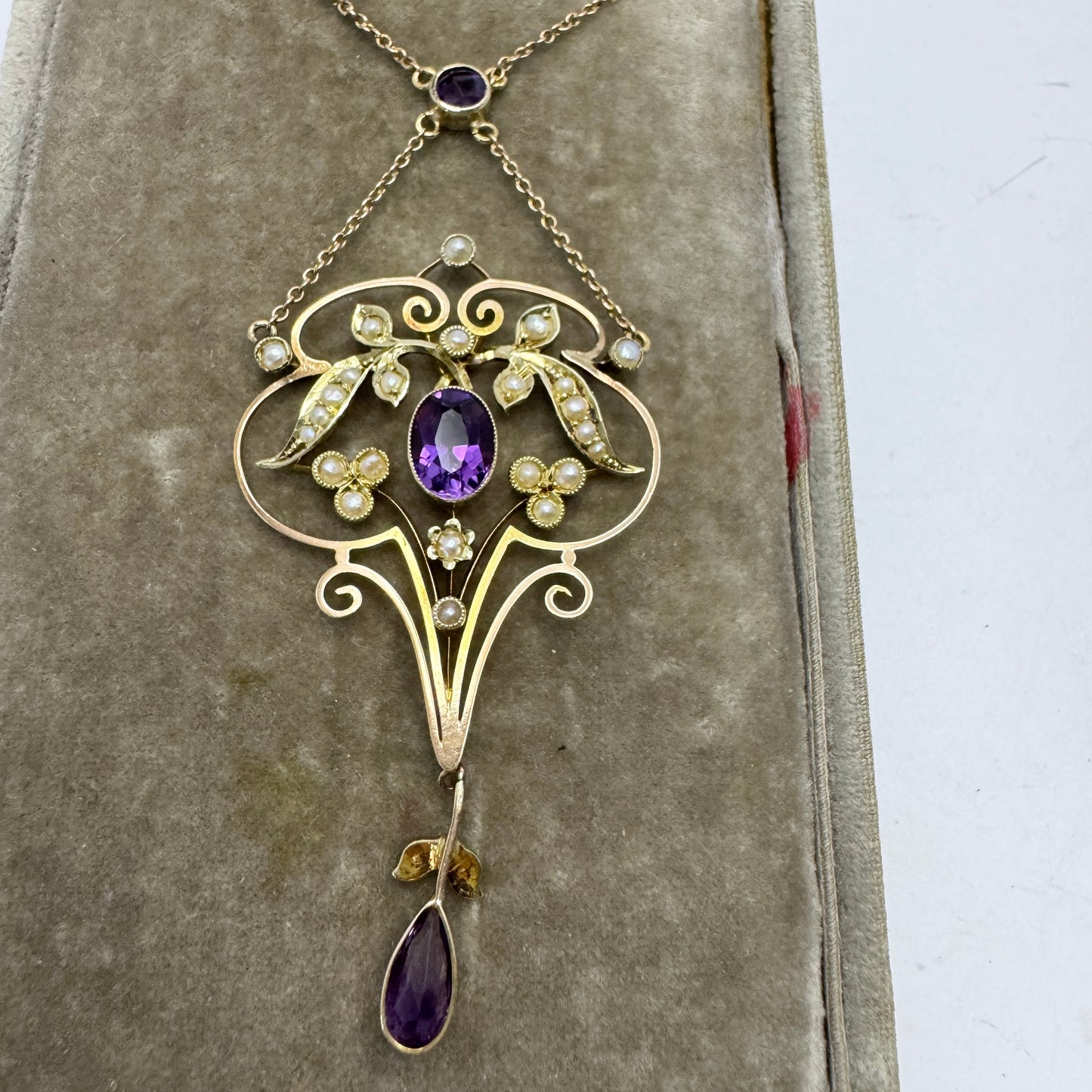 UK 1910s. Antique Edwardian 9k gold Amethyst Seed Pearl Pendant Necklace.
