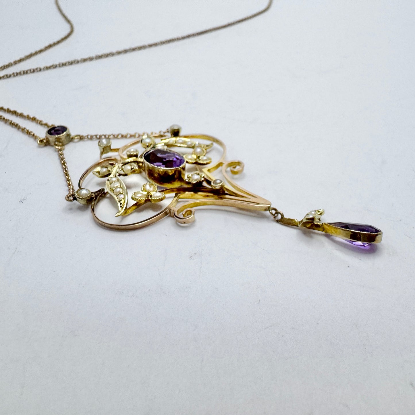 UK 1910s. Antique Edwardian 9k gold Amethyst Seed Pearl Pendant Necklace.
