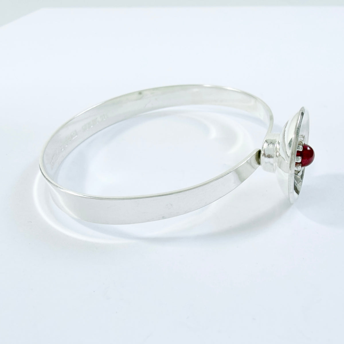 Alton, Sweden 1974. Vintage Sterling Silver Synthetic Ruby Hinged Bangle Bracelet.