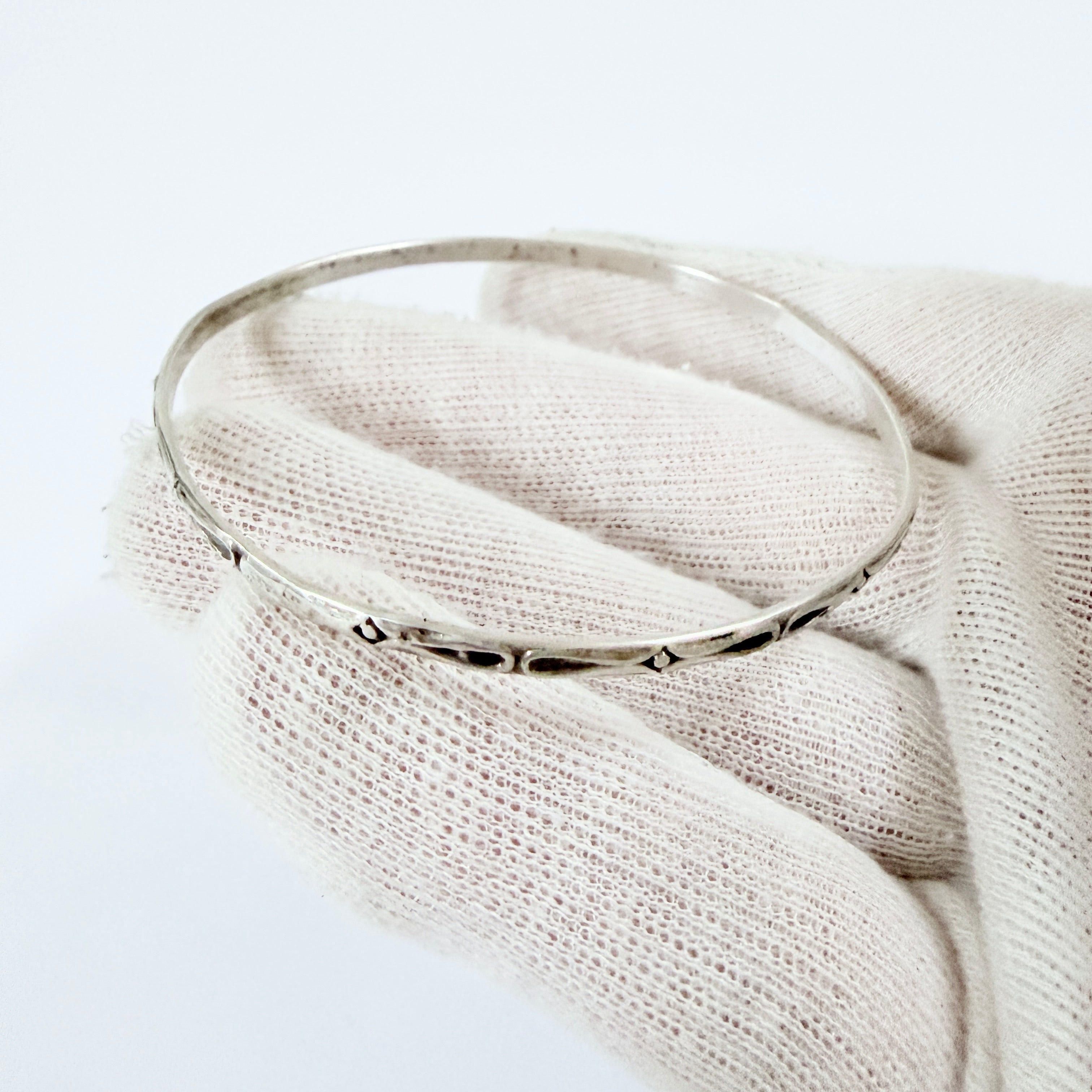 Warzaw, Poland 1960-70s. Vintage Solid Silver Bangle Bracelet. – T