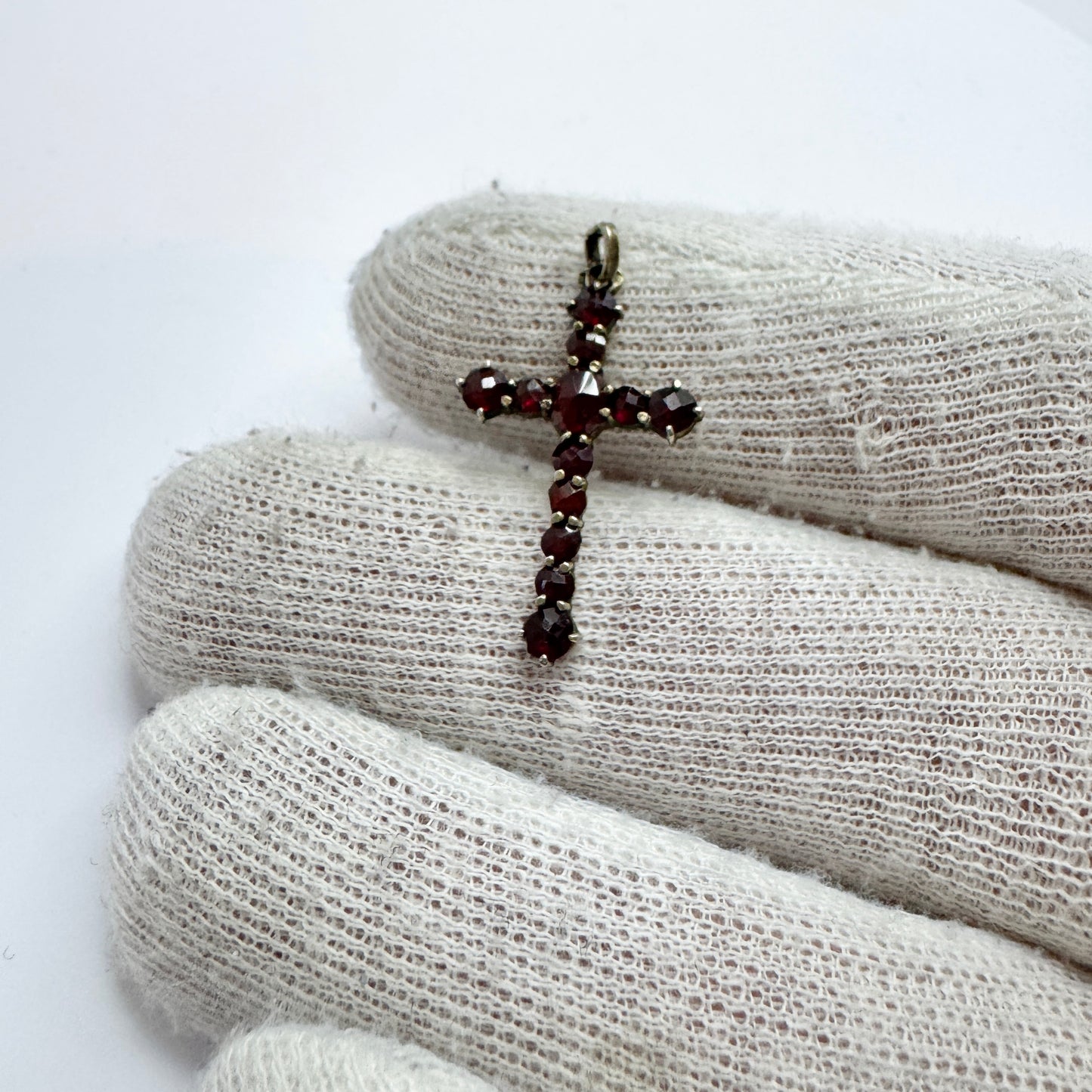 Austria c 1930s. Vintage Solid Silver Garnet Cross Pendant.