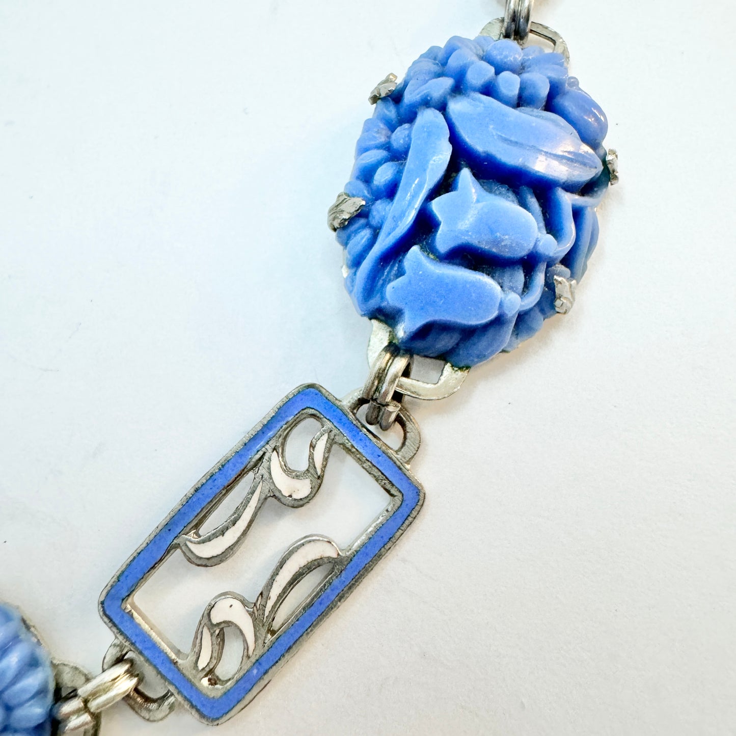 Vintage Molded Glass Flowers Enamel Costume Jewelry Necklace.