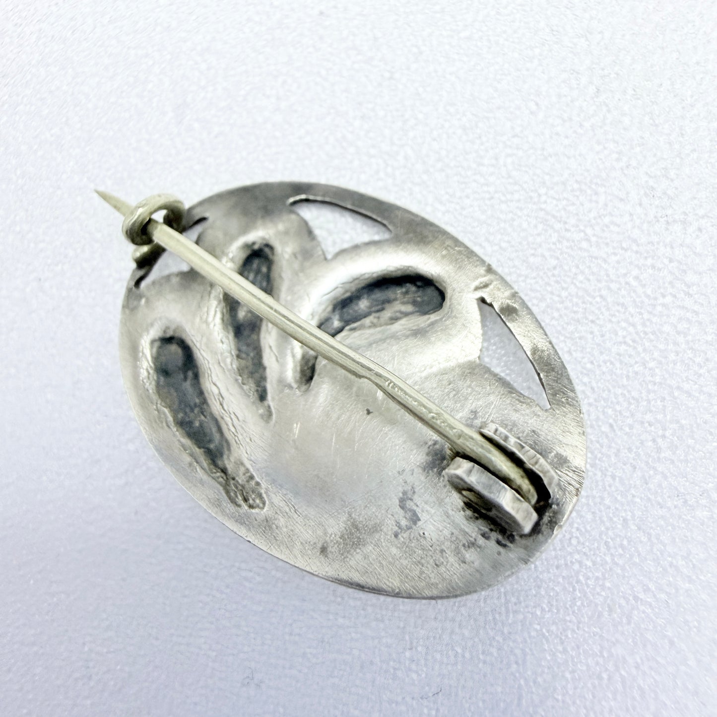 Antique Arts & Crafts Solid Silver Serpentine Stone Brooch.
