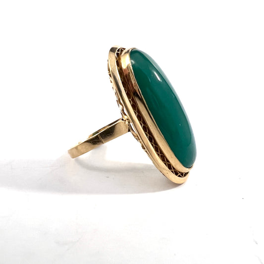 Vintage Mid-century 18k Gold Green Agate Cocktail Ring. 9.7 gram