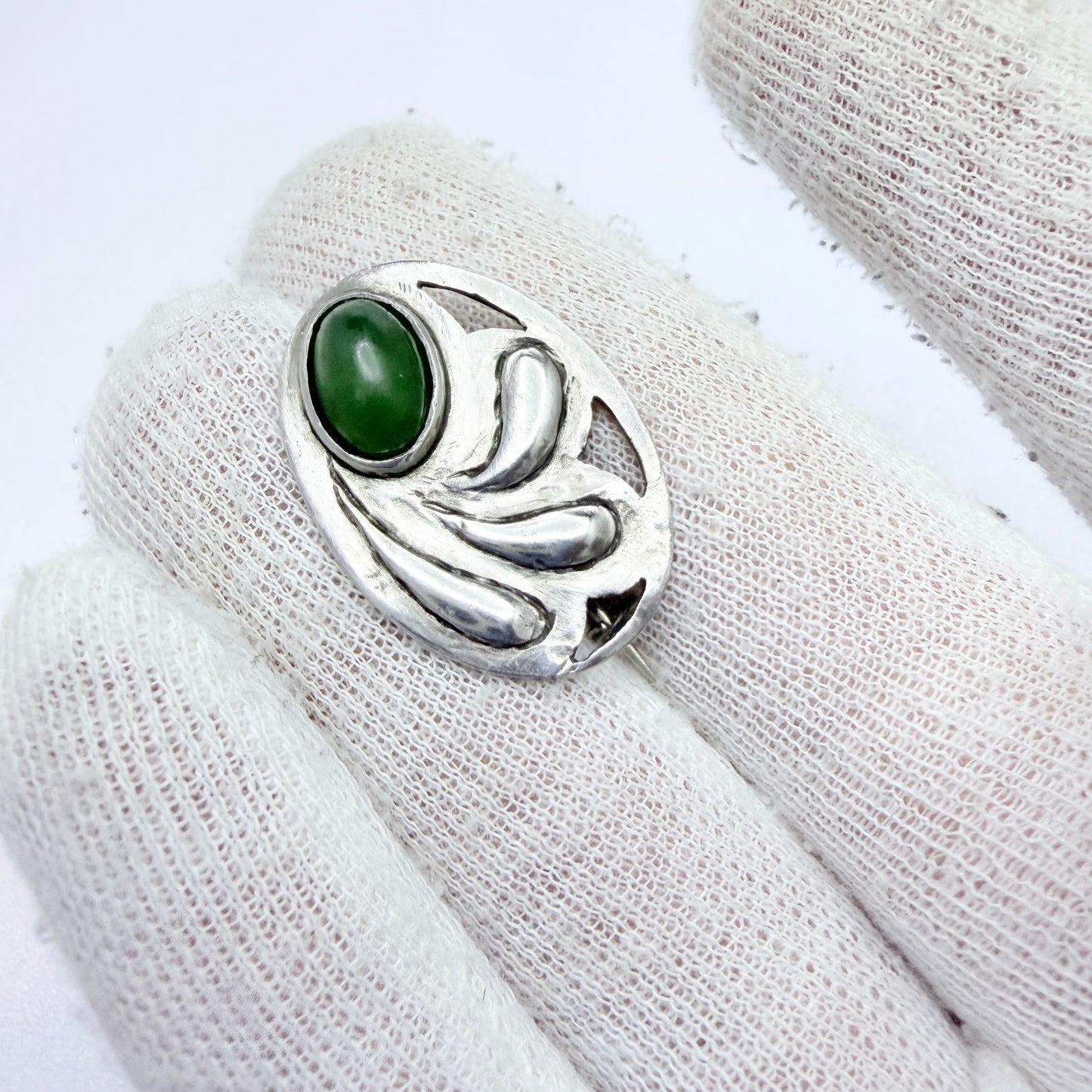 Antique Arts & Crafts Solid Silver Serpentine Stone Brooch.