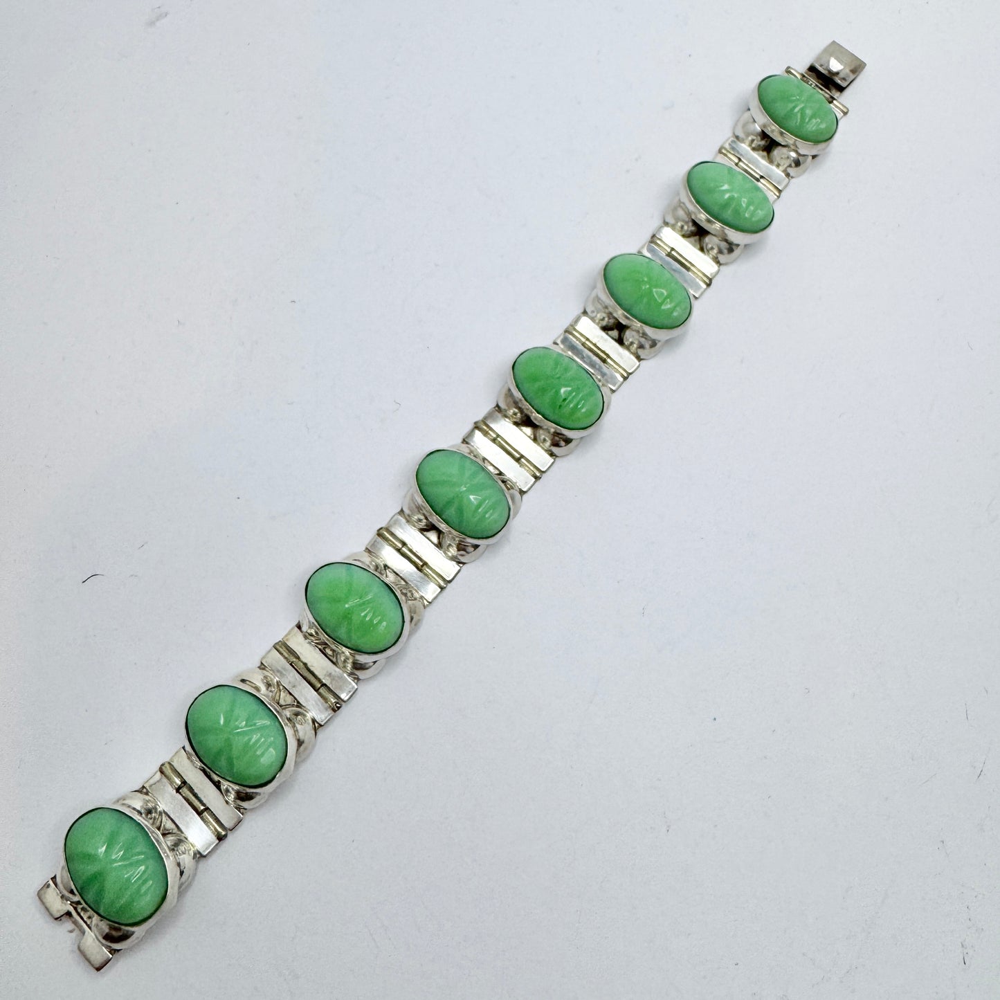 Mexico ca 1950. Vintage Sterling Silver Carved Green Onyx Bracelet.