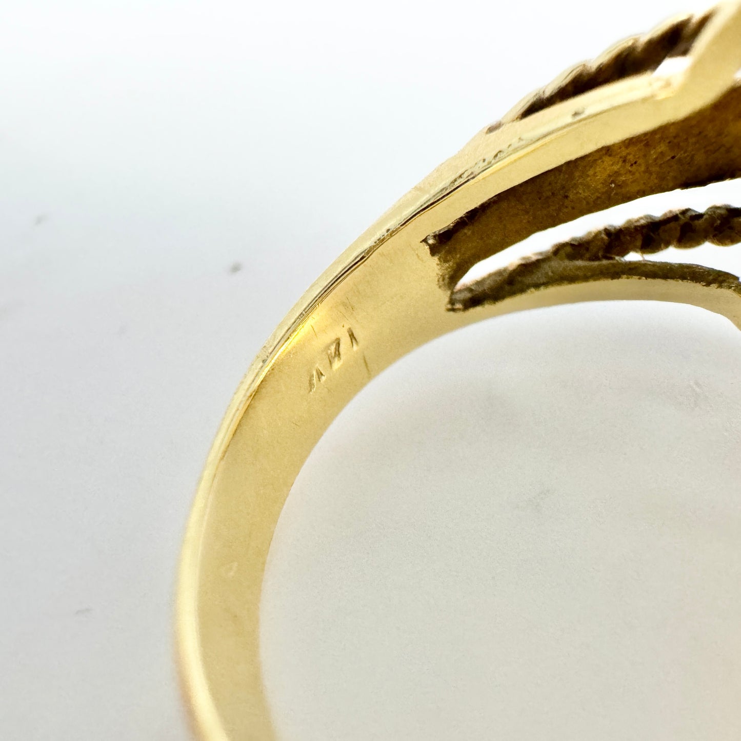 Vintage 14k Gold Opal Ring. Pls read condition report.