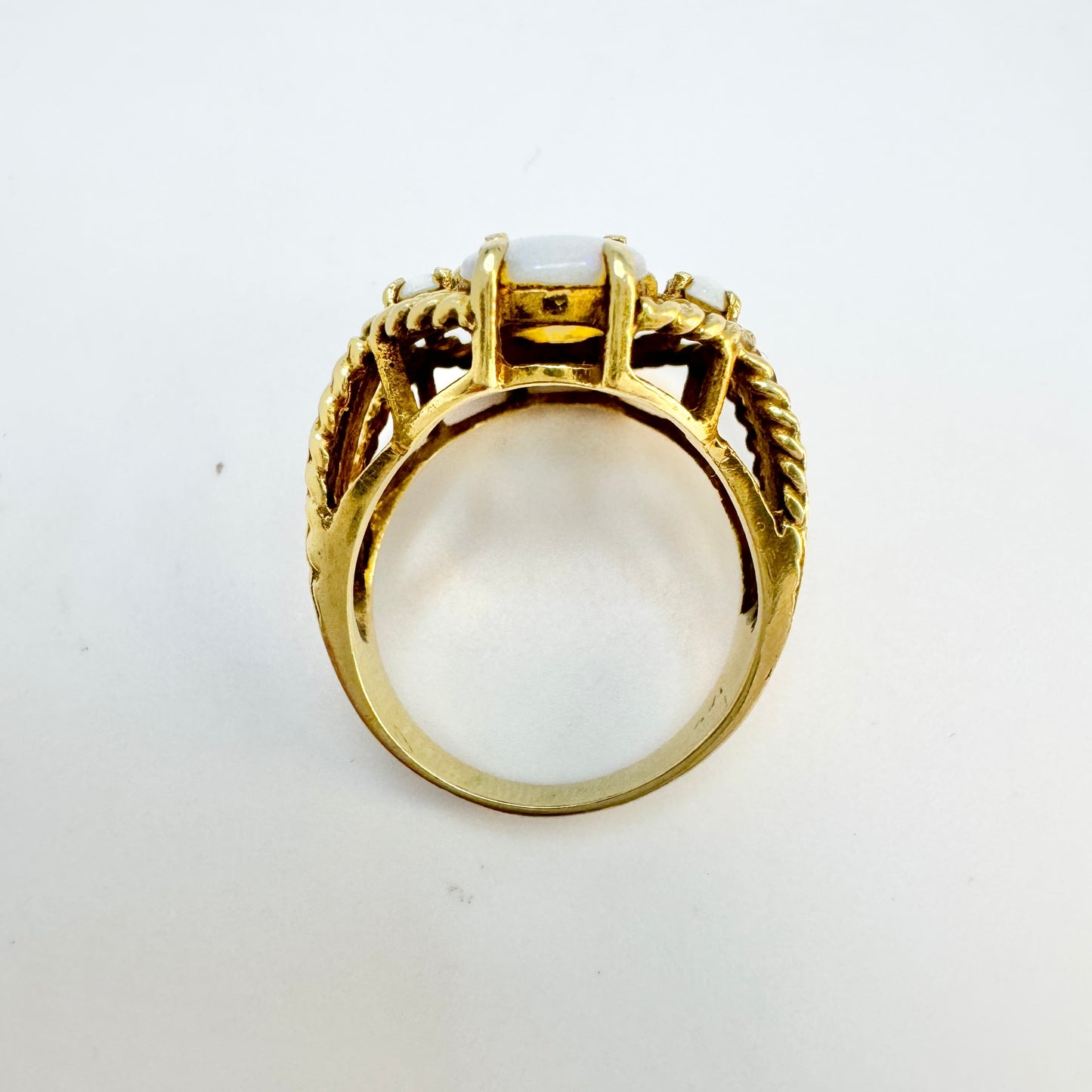 Vintage 14k Gold Opal Ring. Pls read condition report.