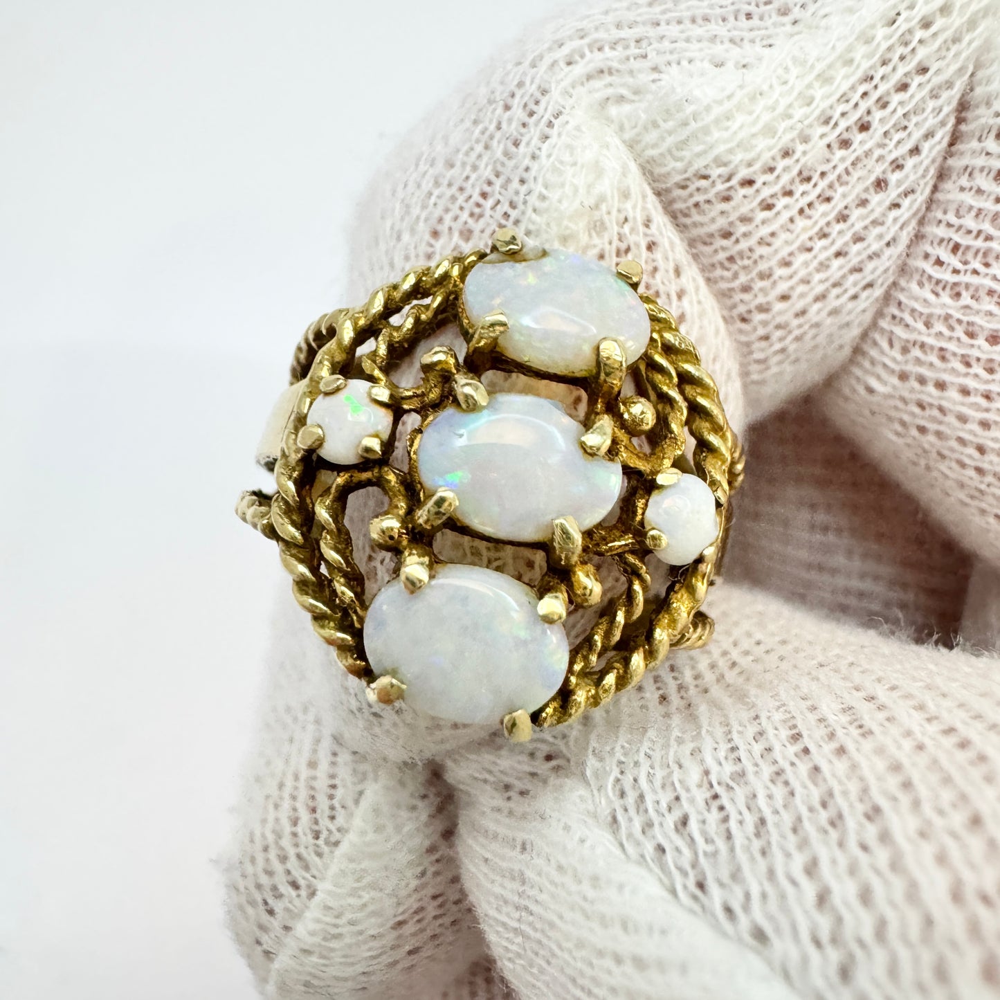 Vintage 14k Gold Opal Ring. Pls read condition report.