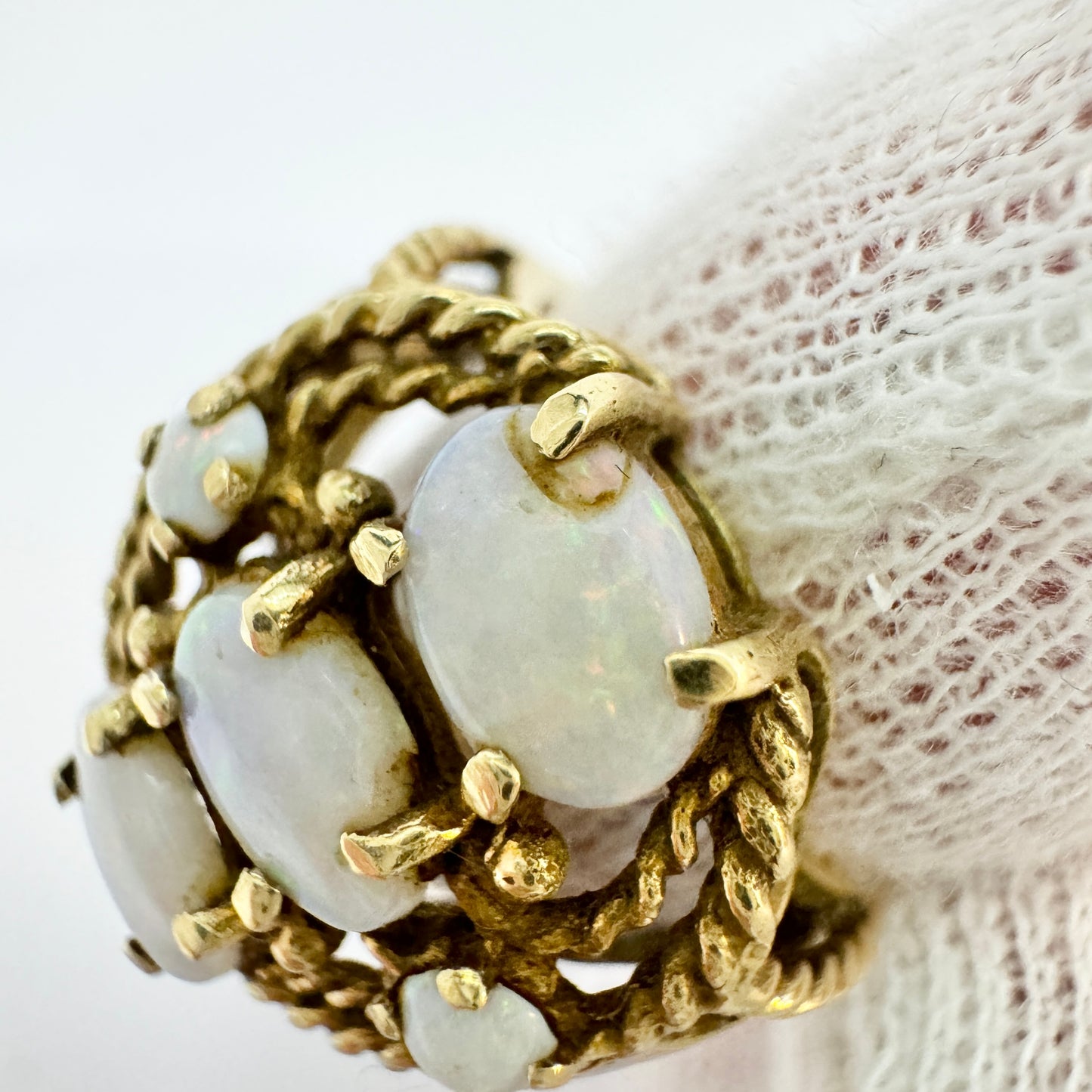 Vintage 14k Gold Opal Ring. Pls read condition report.