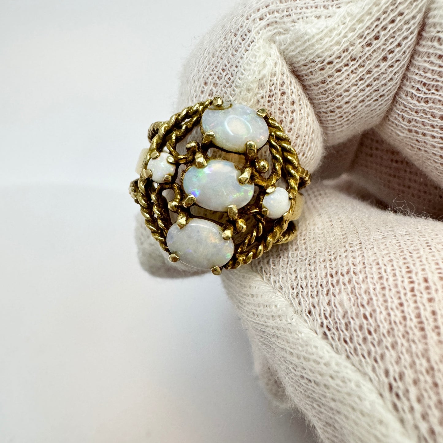 Vintage 14k Gold Opal Ring. Pls read condition report.