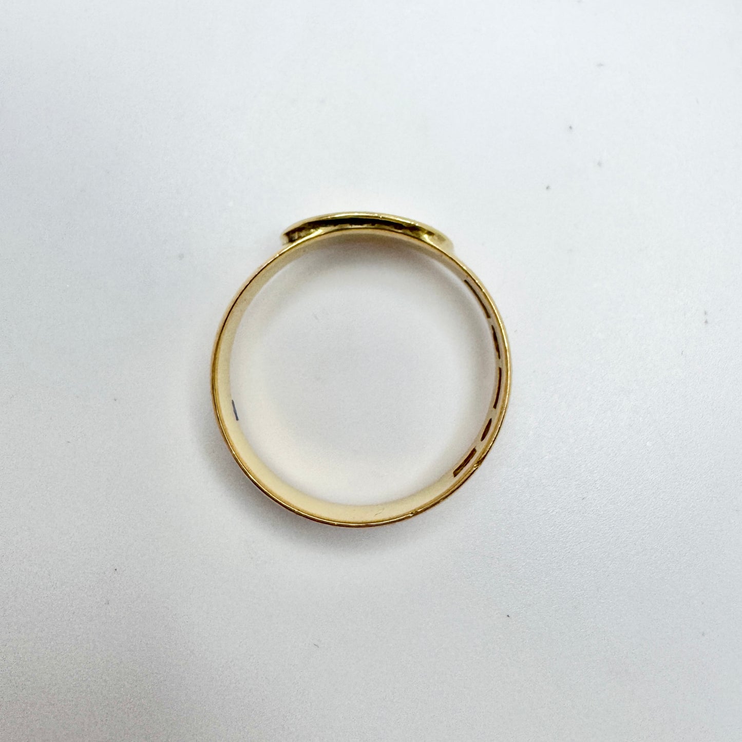 P August Öhman, Sweden 1901. Antique 18k Gold Memory Ring.