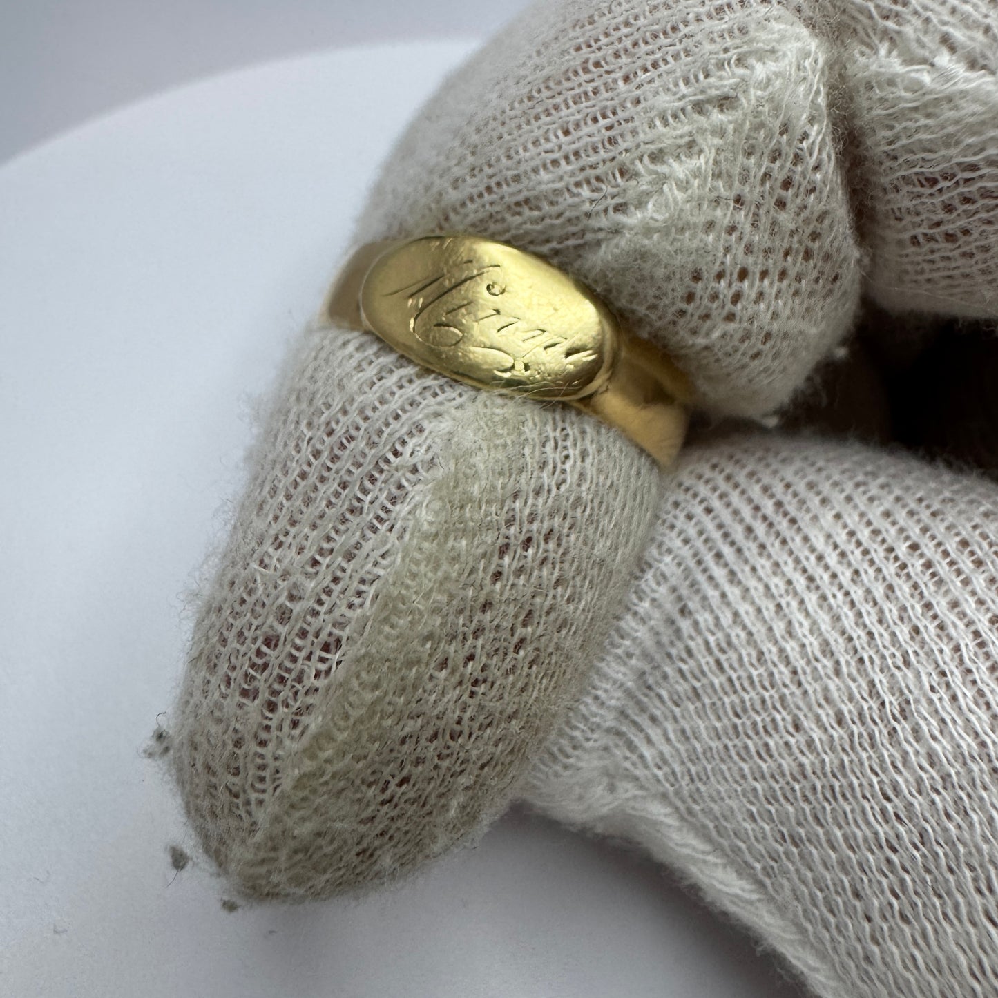 P August Öhman, Sweden 1901. Antique 18k Gold Memory Ring.