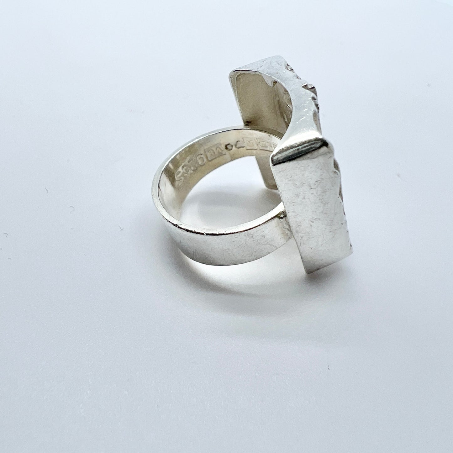 Bengt Hallberg, Sweden 1971 Vintage Modernist Sterling Silver Pinky Ring.